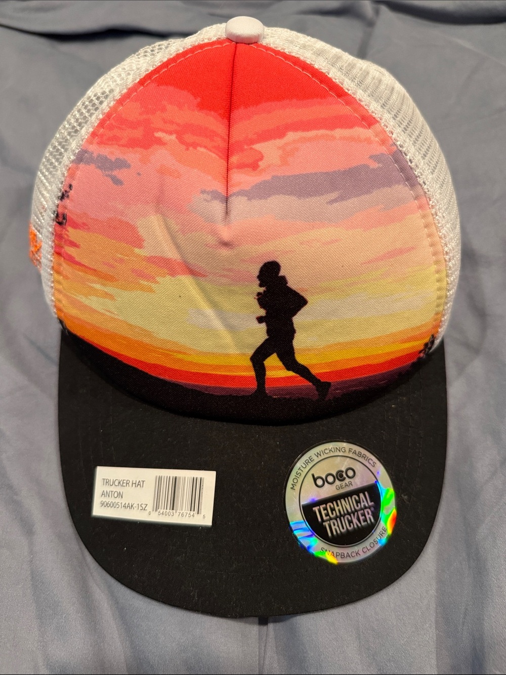 ULTIMATE DIRECTION RUNNING TRUCKER STYLE CAP! Brand new! With tag